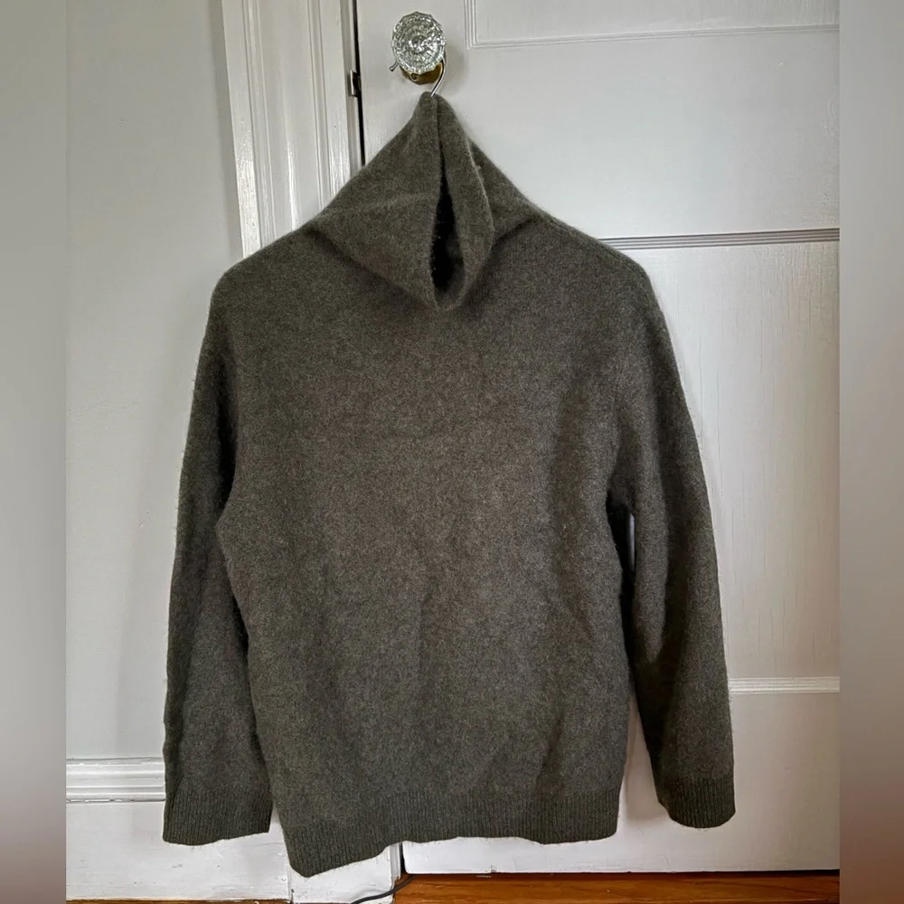 Vince 100% cashmere turtleneck sweater - Picture 3 of 5